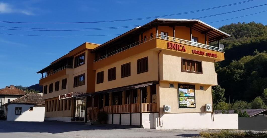 Family Hotel Enica Teteven Exterior photo